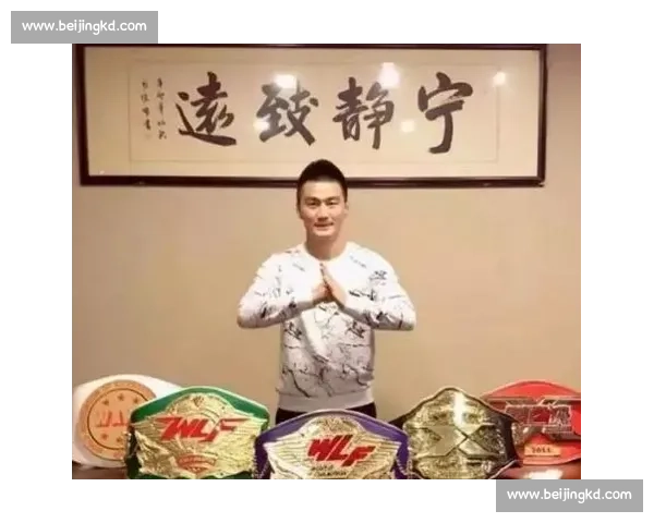 杨茁与邱建良较量背后的商业智慧与策略博弈解析